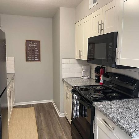 The Delores - 2 Bedroom Apt In Quilt Town, Usa Hamilton Esterno foto