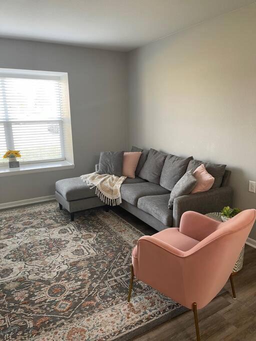 The Delores - 2 Bedroom Apt In Quilt Town, Usa Hamilton Esterno foto
