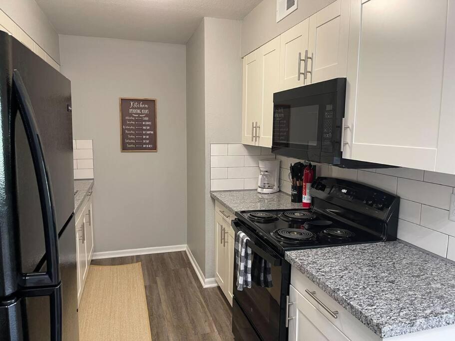 The Delores - 2 Bedroom Apt In Quilt Town, Usa Hamilton Esterno foto
