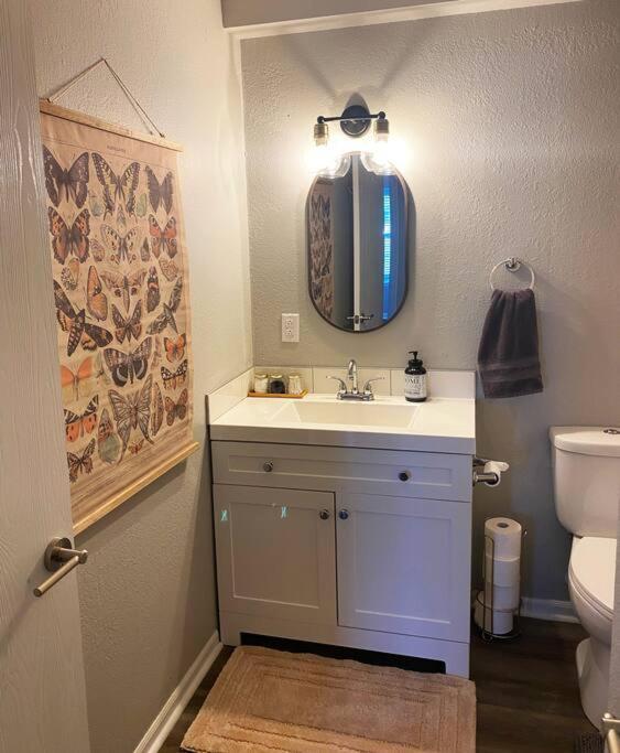 The Delores - 2 Bedroom Apt In Quilt Town, Usa Hamilton Esterno foto